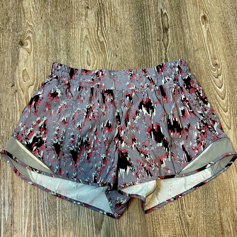Lululemon Tracker Short in Floral Multi Flux